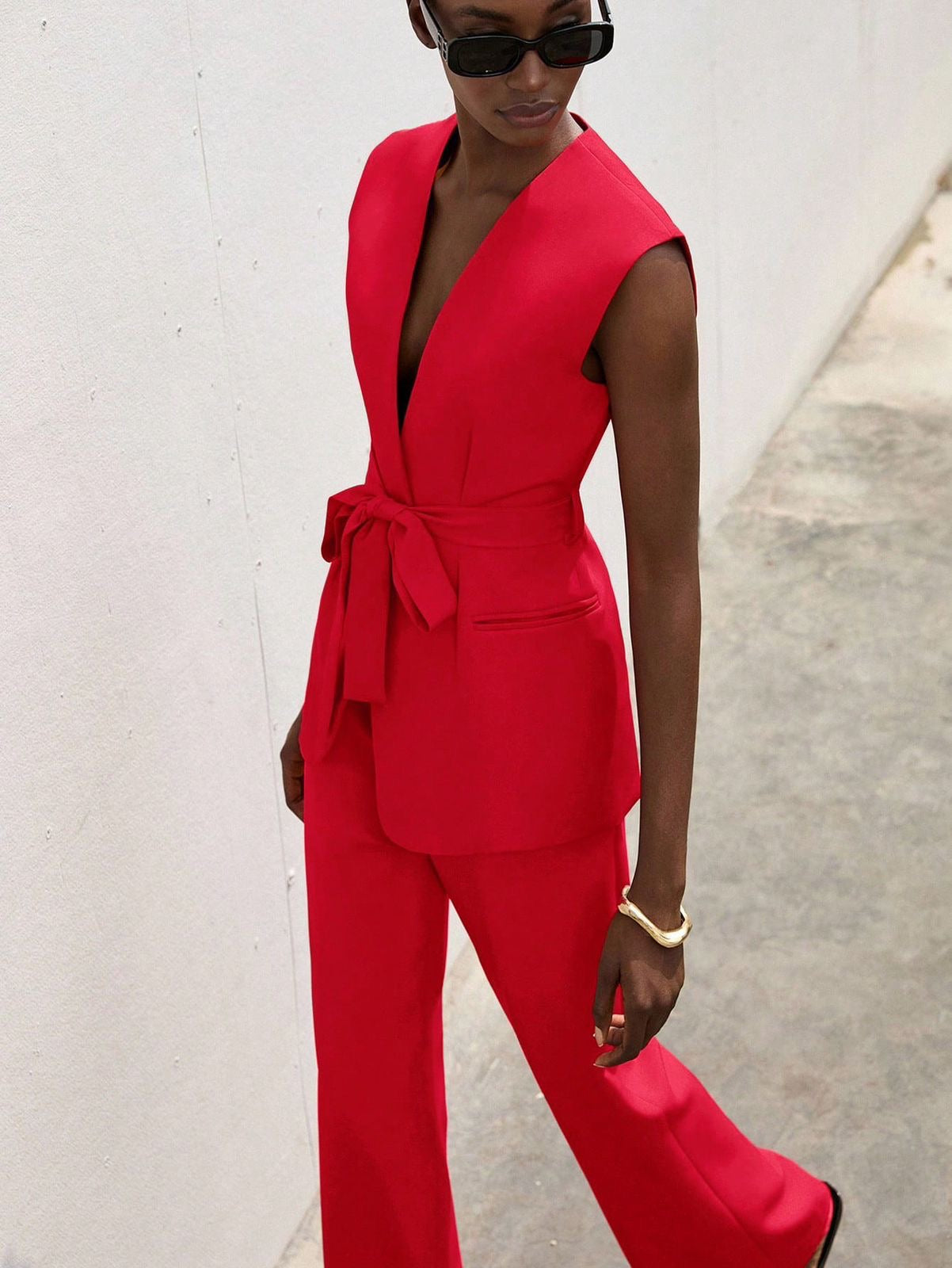 Red silhouette set