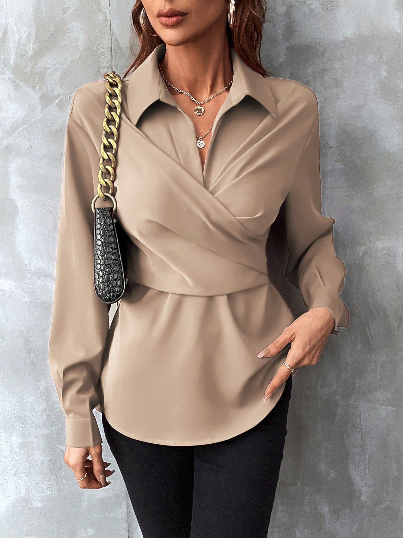 Blusa beige cruzada